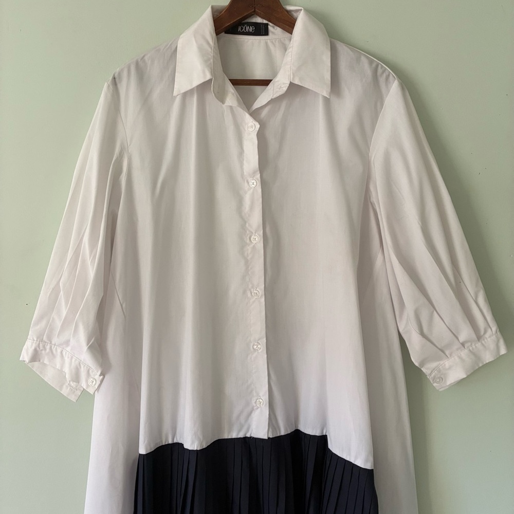 Simons Icone White Pleated Navy Oversize Shirt Dress - Size M - Picture 2 of 11